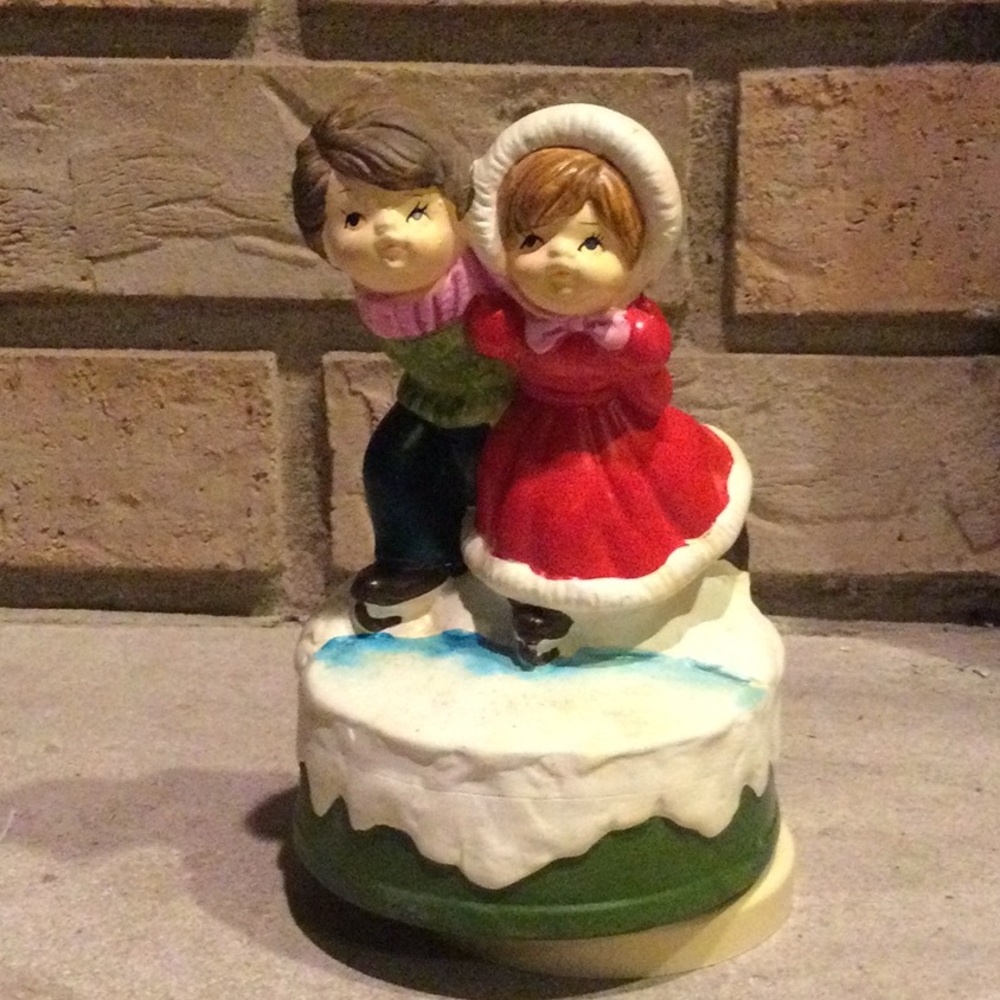 Vintage 1970s Sankyo ice-skating children music box